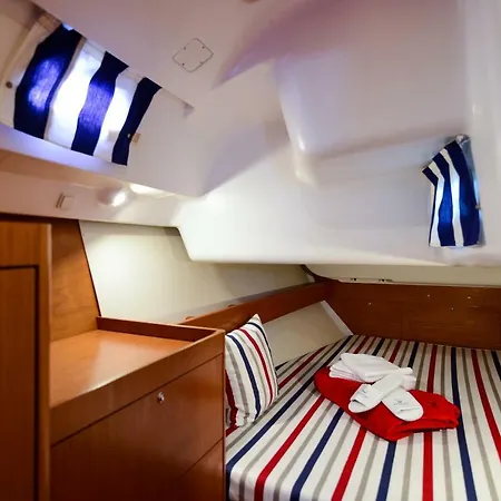 Πλωτό κατάλυμα Luxury Yacht - Can Also Sail, Or Sleep In Cascais! *